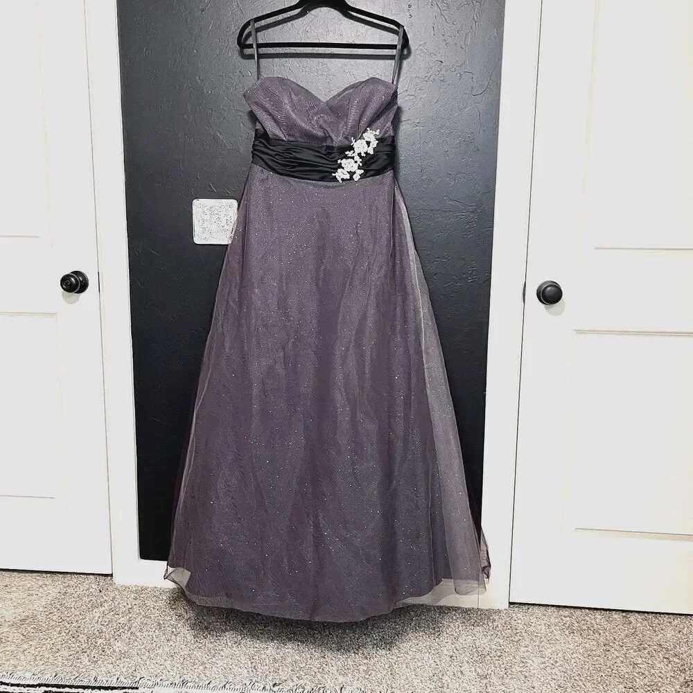 Disney Fairy Tale Weddings by Alfred Angelo – Royal Maidens Gown – Size 16 - Picture 14 of 14